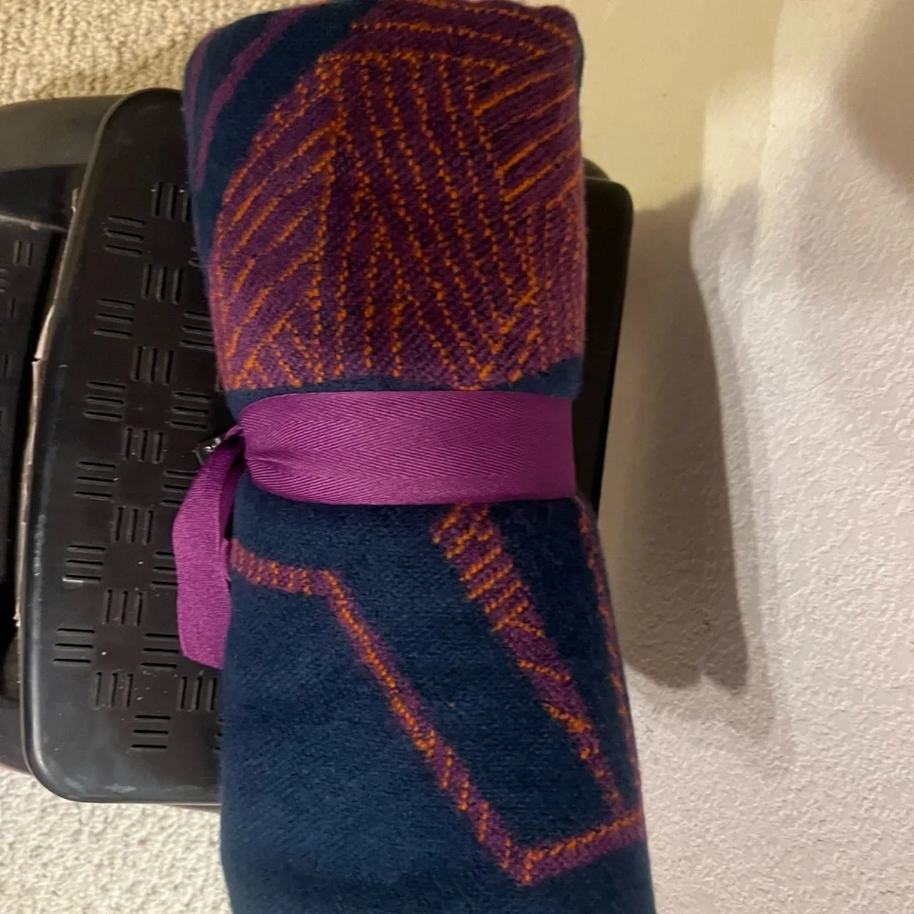 Wakanda Throw - Picture 2 of 2